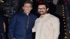 When Shah Rukh Khan teased Aamir Khan over a cup of tea: "Kal bata dena yaar...."