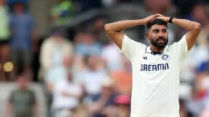 IND vs ENG: DSP Mohammed Siraj turns detective! He grabs England batter's bat and inspects it during Headingley Test - WATCH