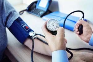 4 foods that can lower blood pressure naturally, according to a top cardiologist