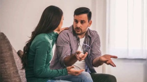 7 Early Warning Signs Your Partner Isn't Ready for a Serious Relationship