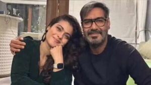 Ajay Devgn Apologized to Kajol Post-Kissing Scene: 'Didn't Tell Her Beforehand'
Hoặc:
Kajol's Reaction to Ajay Devgn's Kissing Scene Revelation: 'I Grabbed My Gun!'