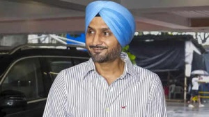 BCCI Announces Crore-Rupee Incentive for Domestic Cricketers Based on Match Volume
Hoặc (chú trọng hơn vào yếu tố thay đổi lãnh đạo):
BCCI Boosts Domestic Cricket with Incentive Scheme, Elects New President Mithun Manhas