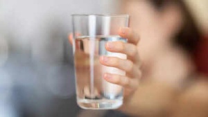 Hyponatremia: How Too Much Water Can Be Dangerous – Understanding the Risks, Symptoms, and Prevention