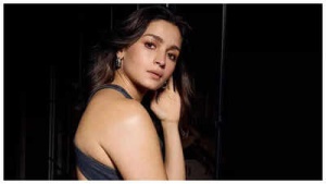 Alia Bhatt Sidesteps Exes Question on Chat Show; Varun Dhawan Roasts Twinkle Khanna's 'Mela'