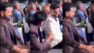 Rohit Sharma's Hilarious Mimicry of Sanju Samson Sends Shreyas Iyer Into Fits of Laughter at Award Show