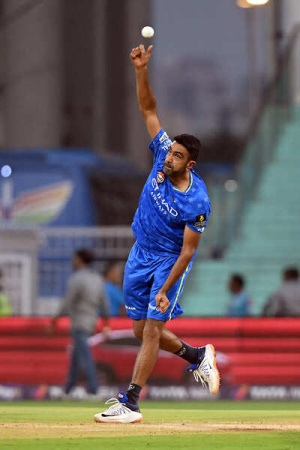 R Ashwin Explains ILT20 Auction Snub, Reveals BBL Plans and Future Aspirations
OR
Ashwin on ILT20 Unsold Status: 'Sticking to My Value,' BBL Debut Imminent