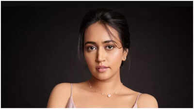 'Panchayat' actress Sanvikaa shares cryptic note on lack of respect and equality for an outsider: 'Wish I was an insider'