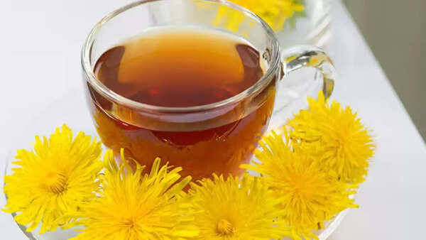 Cleansing dandelion tea for liver health