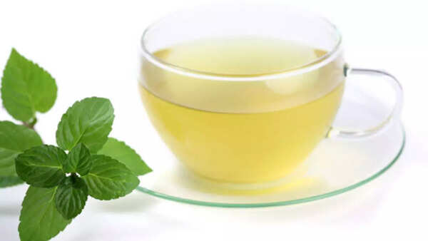 Refreshing peppermint tea for digestion