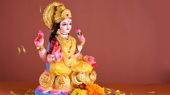 Pray to Lord Dhanvantari and Goddess Lakshmi